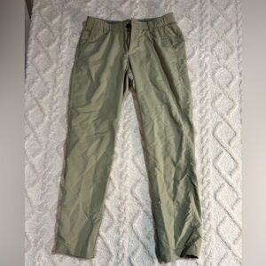 Under Armour Khaki pants 34/32
